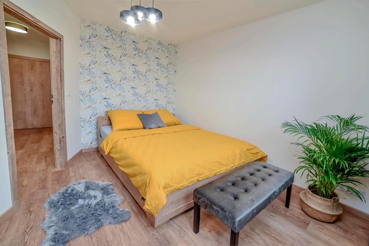 Apartamento Apartament Na Zlotej Podkowie Głogów Exterior foto